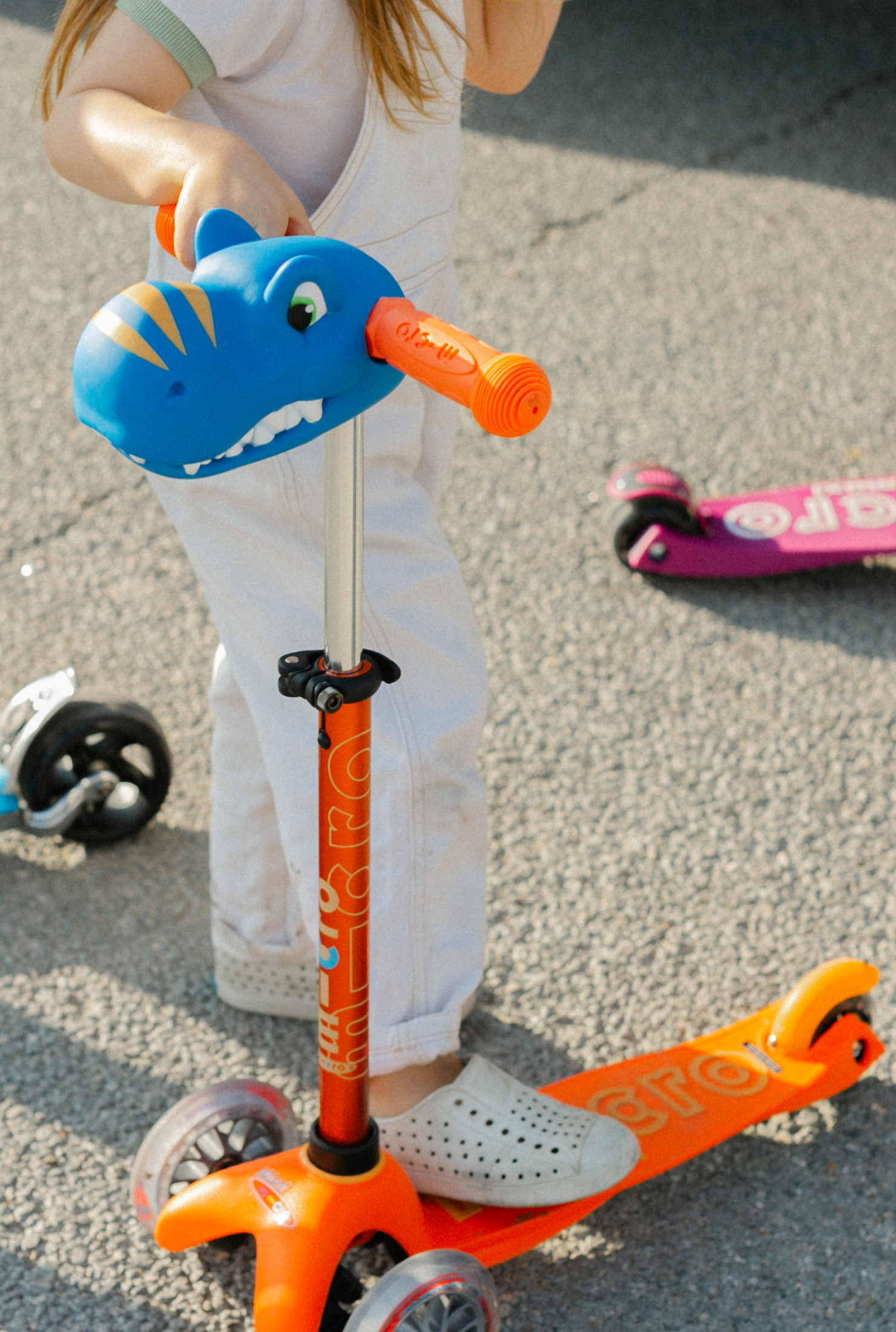 Final-PDP-Bundle-Mini-Foldable-LED-Ocean-Blue-ScootaHeadz-Blue-Dino-6.png