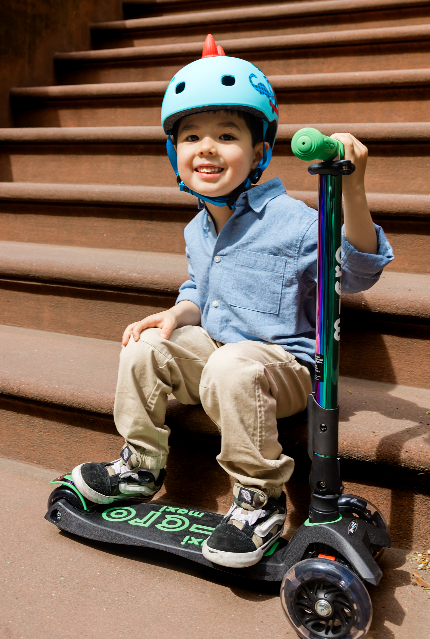 Micro Maxi Foldable LED Neochrome | Child Scooter | Micro Kickboard Micro Maxi Foldable LED Neochrome | Child Scooter | Micro Kickboard