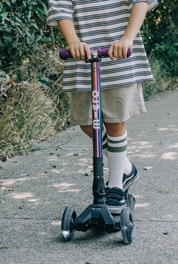 Micro Maxi Foldable LED Neochrome Scooter