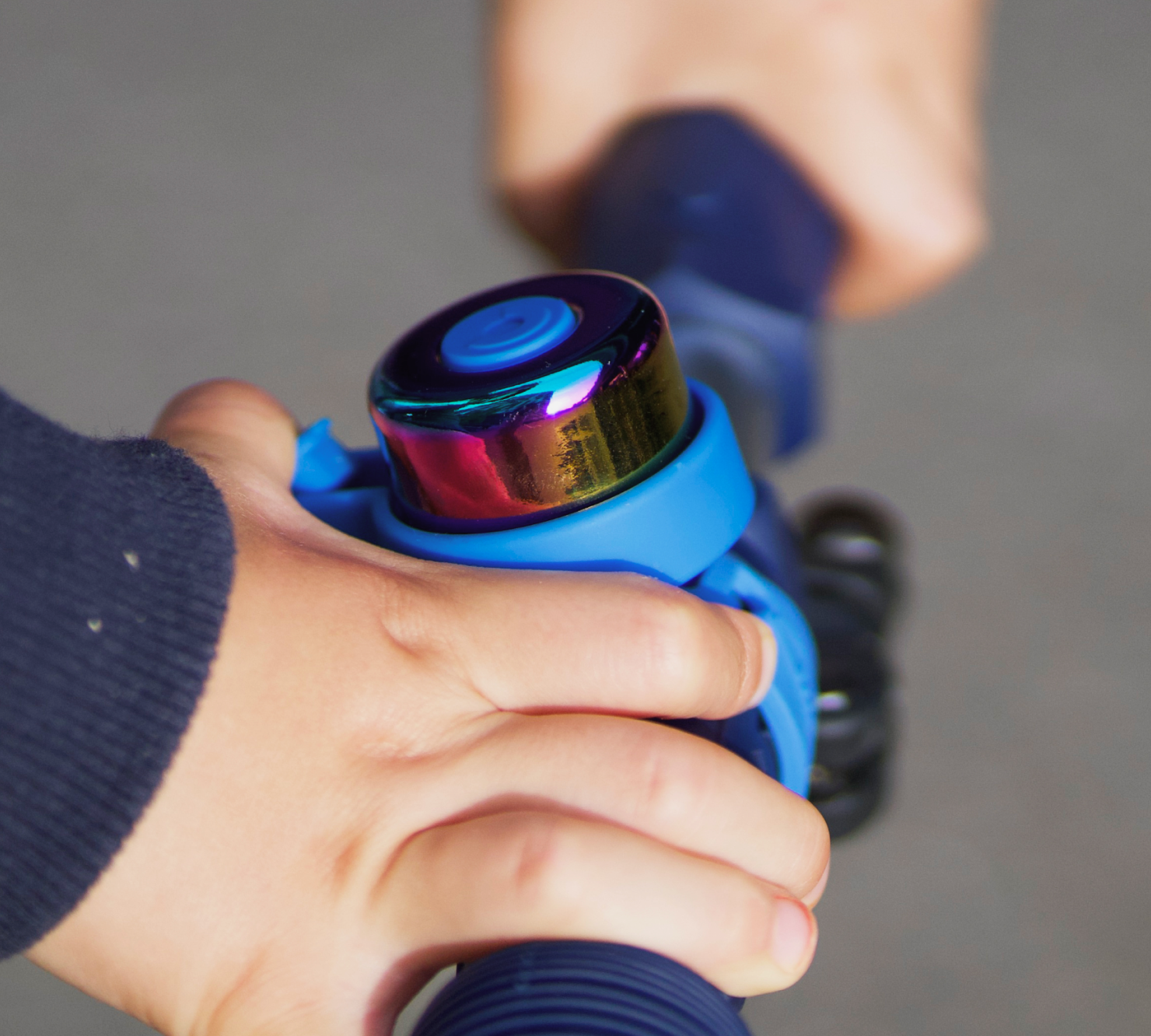 Micro bell neochrome blue .