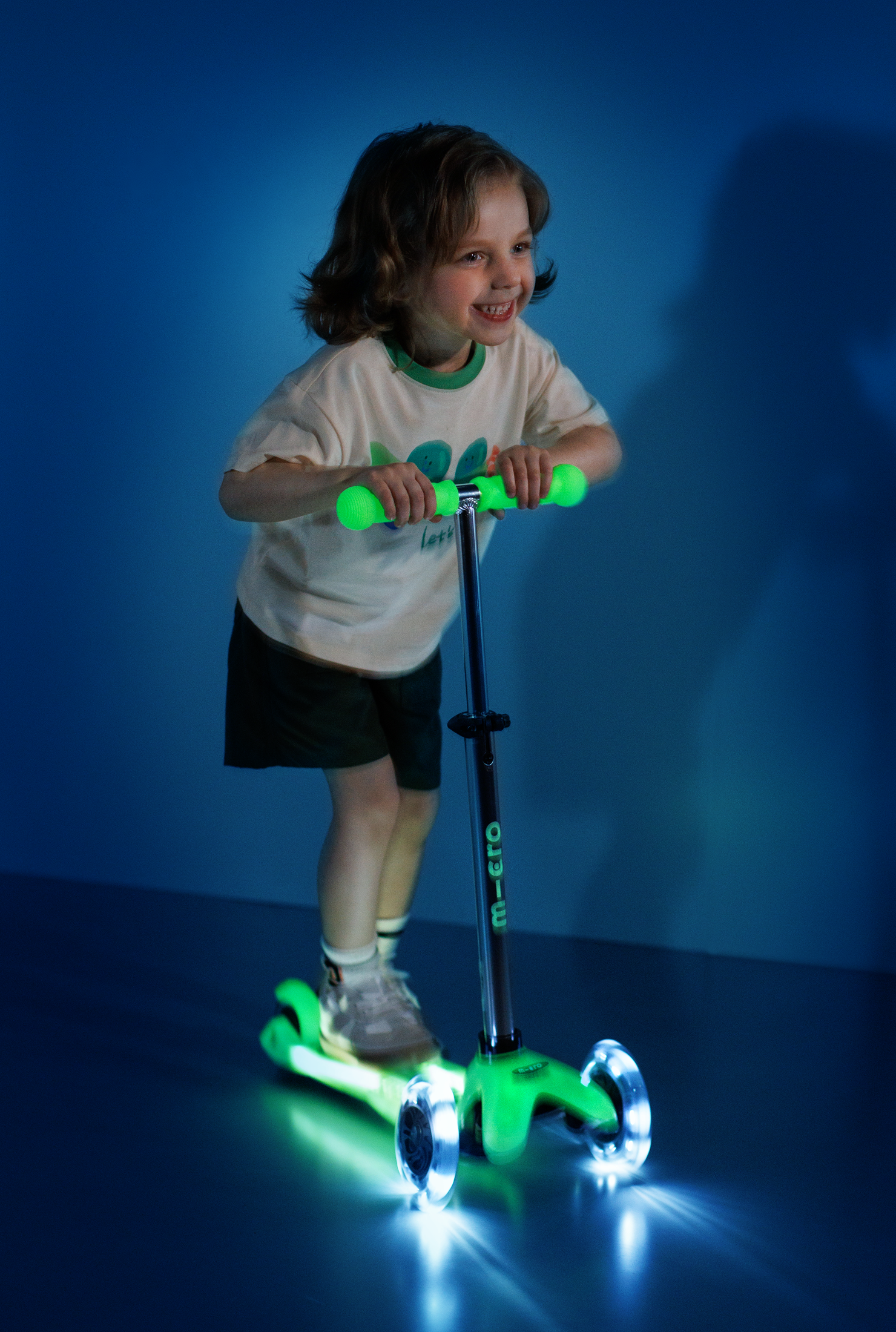 Micro Mini Glow Plus LED Scooter – Micro Kickboard Micro Mini Glow Plus LED Scooter – Micro Kickboard