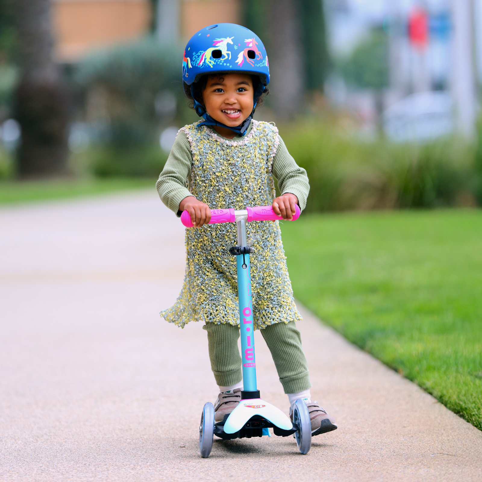 Encourages Screen-Free Play