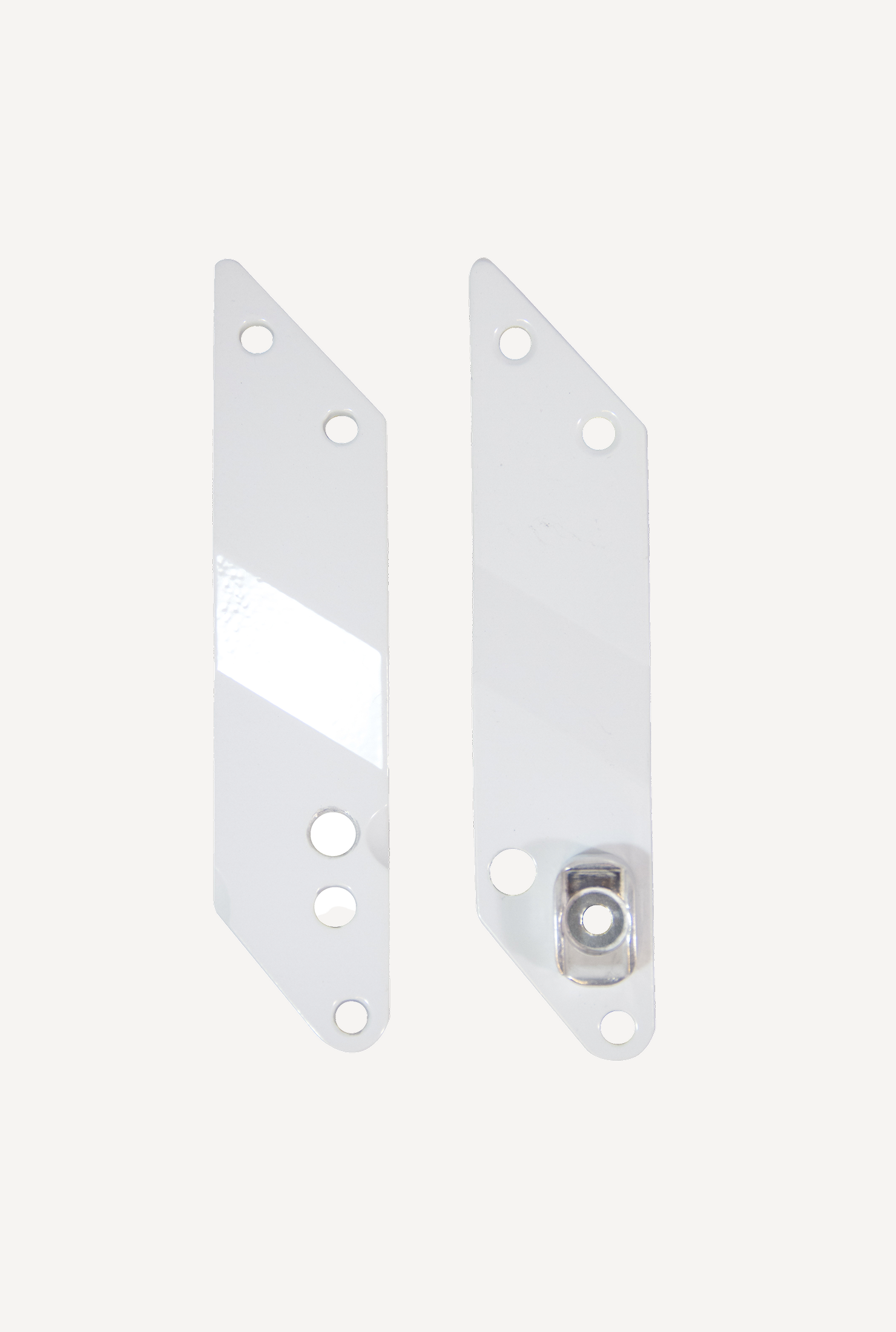 PDP-Holder-Plates-Classic-White.png