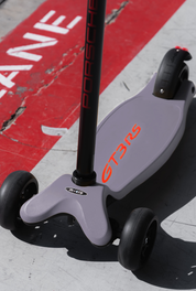 Micro Kickboard Deluxe LED Porsche Edition