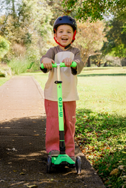 Micro Maxi Foldable LED Scooter